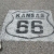 Kansas Route 66 Sehenswürdigkeiten - Route 66 Schild am Boden in Kansas